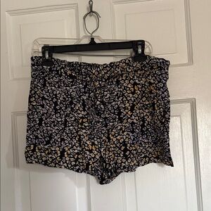 Jessica Simpson Black Floral Print Womens Shorts